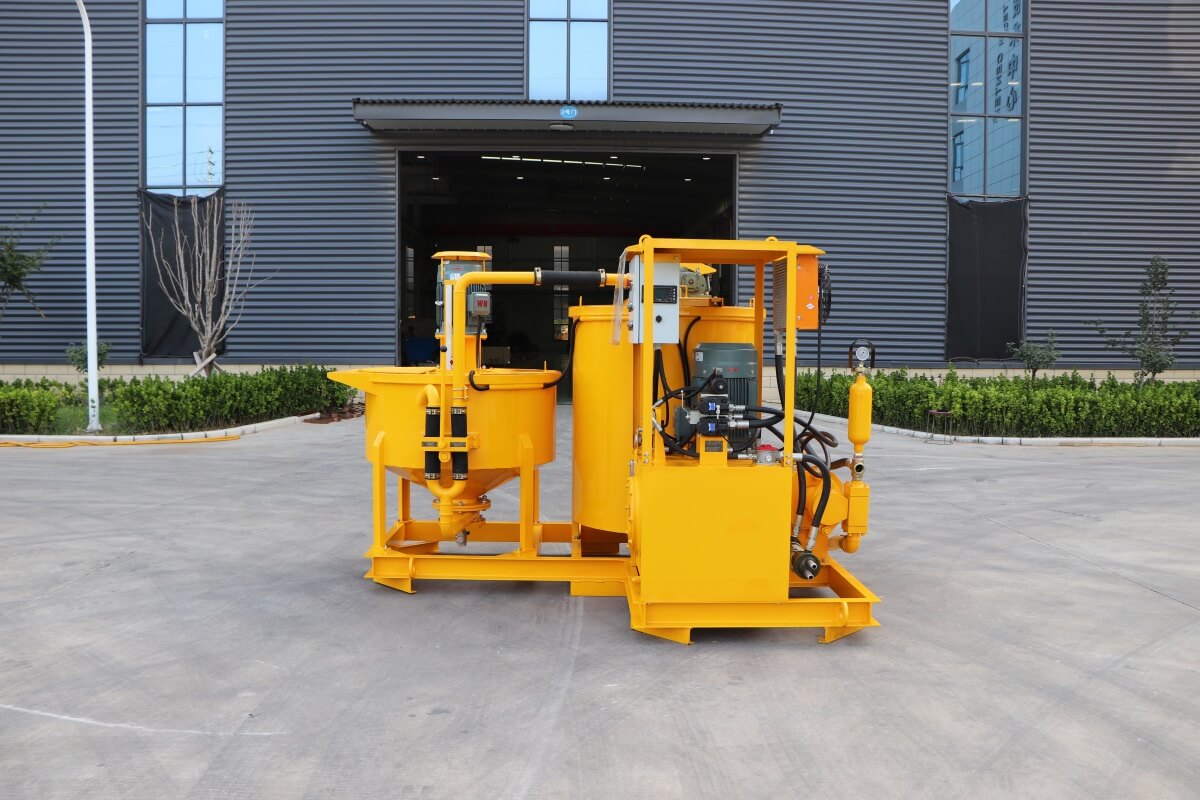 Bentonite grouting mixing system for tunneling