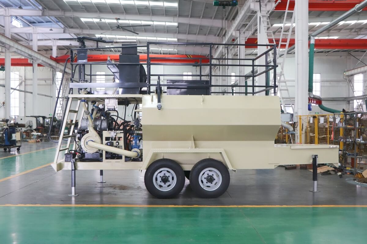 trailer mounted hydroseeder for landscaping